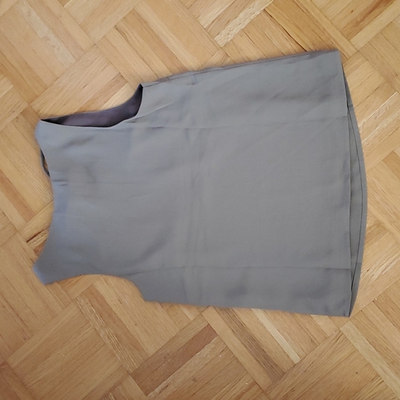 Cute neck detail brown tank XS from there on - Picture 2 of 2